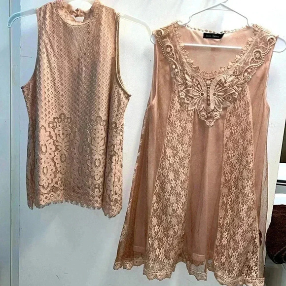 Two Sleeveless Peach Colored Lace Tops~Sizes Medium and Large - Picture 1 of 11